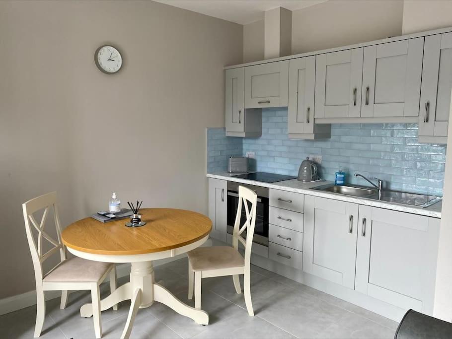 Erne Getaway No.7 Brand New 1 Bed Apartment Enniskillen Exterior foto