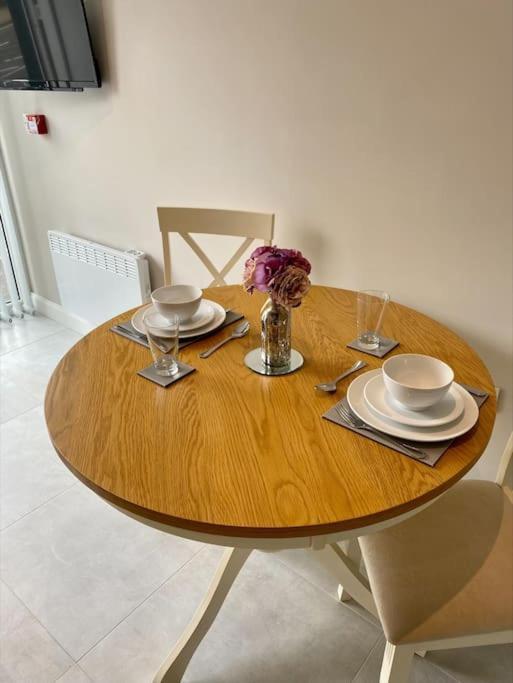Erne Getaway No.7 Brand New 1 Bed Apartment Enniskillen Exterior foto