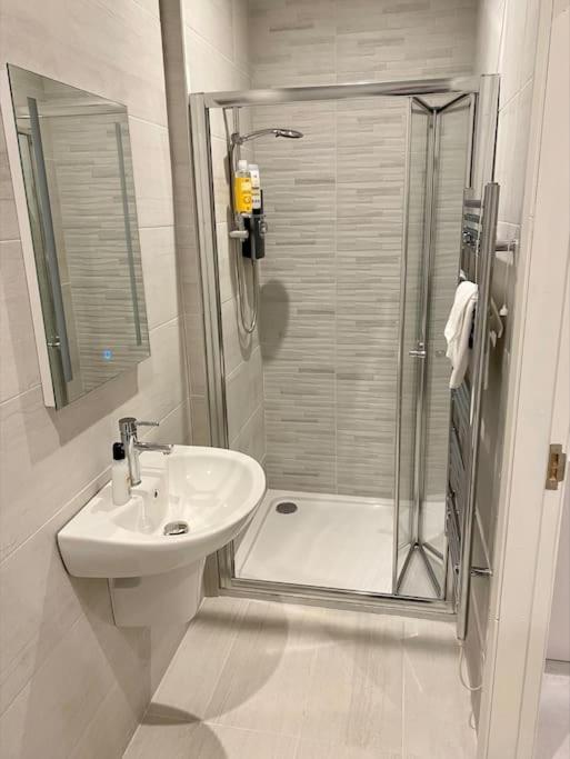Erne Getaway No.7 Brand New 1 Bed Apartment Enniskillen Exterior foto